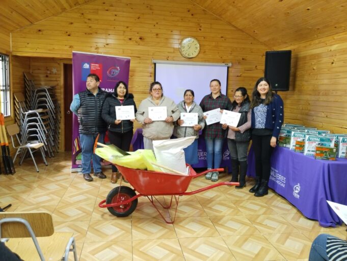Usuarias del programa jefas de hogar de Freire recibieron certificaciones de cursos destinados a fortalecer sus competencias