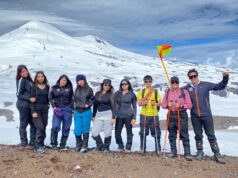 Estudiantes de la especialidad de servicios de turismo del liceo “Monseñor” de Pitrufquén realizan ascenso a la cumbre del cerro Colorado