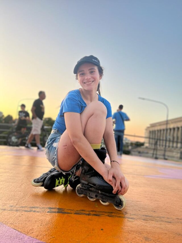 Rocío Cortés Rivera: La psicóloga de Pitrufquén que encuentra libertad sobre ruedas en el patinaje en línea