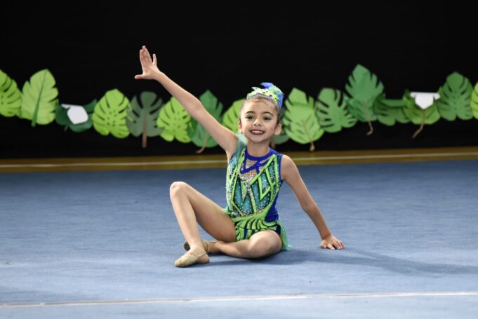 Leonor Flores Parada, pitrufquenina que encontró su pasión en la gimnasia rítmica y sueña con llegar a los juegos olímpicos