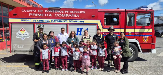 La escuela Reserva Raín agradece al cuerpo de Bomberos de Pitrufquén por su apoyo a la seguridad escolar