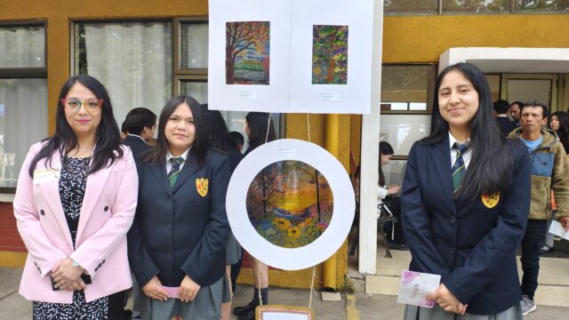 El arte como herramienta de aprendizaje: estudiantes del colegio Educere College de Pitrufquén muestran su talento en exposición artística