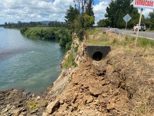 En Pitrufquén vecinos del sector de Comuy y alrededores esperan que la Corte de Apelaciones resuelva intervenir socavón de la ruta hacia Toltén