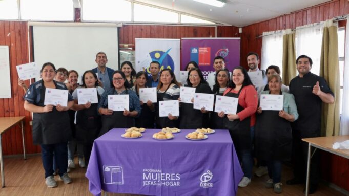 Programa Mujeres Jefas de Hogar Certificó a Beneficiarias de Curso de Amasandería y Panadería
