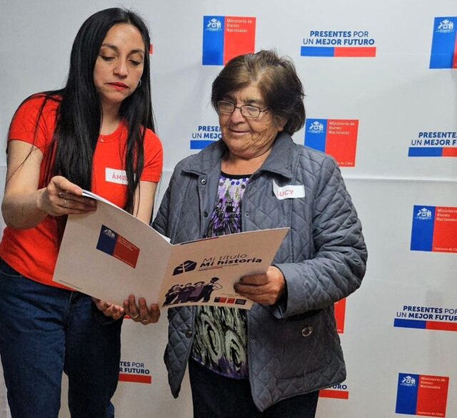 Bienes Nacionales de La Araucanía cierra el mes de la eliminación de la violencia de género entregando títulos de dominio a mujeres de la región