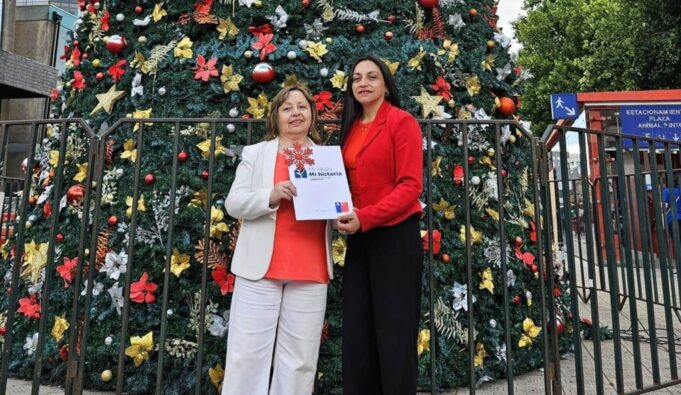 Bienes Nacionales de La Araucanía cumple con la tradición y entrega títulos de dominio navideños