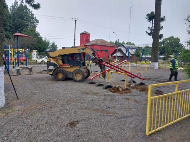 Inician trabajos de mejoramiento en el bandejón de la Avenida Schleyer en la comuna de Freire