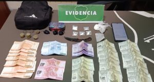 Carabineros de Freire detienen a hombre por transacción de droga y porte de arma blanca