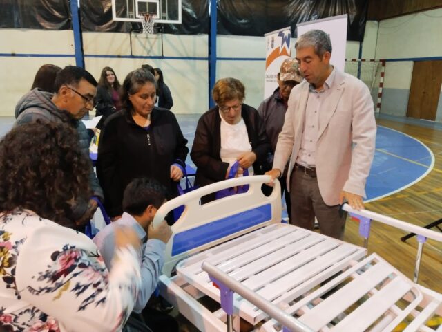 Avance significativo en el apoyo a personas con discapacidad en la comuna de Freire con la adquisición de catres clínicos
