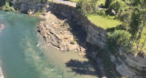 Corte de Apelaciones acoge recurso presentado por comunidades y municipio de Pitrufquén, y obliga al MOP a solucionar perjuicios provocados por socavón en ruta s-70