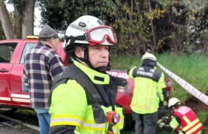 Bomberos de Freire rinden homenaje a Jorge Aravena por sus 50 años de servicio a la comunidad