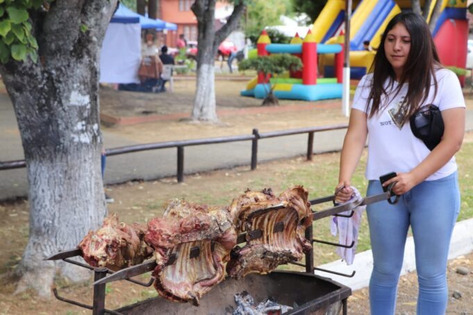 ¡Prepárense para la fiesta del cordero en Quitratúe! deliciosos asados, música en vivo y diversión para toda la familia en un evento imperdible