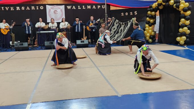Ballet folclórico Wallmapu de La Araucanía celebró 2° aniversario con lucida gala en Pitrufquén
