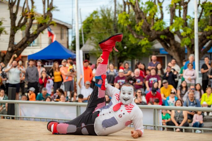 Gorbea vive la cultura con la 22ª versión del FITAR: ¡un panorama familiar hasta el 31 de enero!