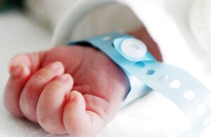 Denuncian posible negligencia médica por muerte de bebé recién nacido en Hospital de Temuco