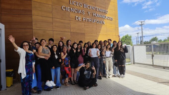 Jóvenes del liceo Bicentenario Ciencias y humanidades de Pitrufquén destacan en la PAES 2024: establecimiento se posiciona entre los mejores puntajes de la región