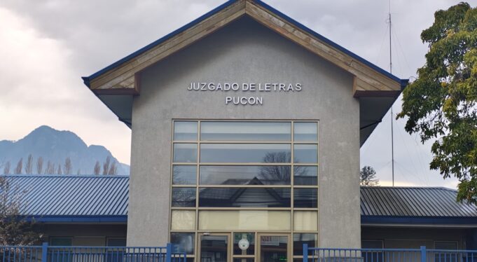 Prisión preventiva para tres imputados por tráfico de drogas en Pucón; una mujer queda con arresto domiciliario parcial