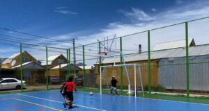 En Pitrufquén, vecinos de la villa de Los Coihues y Copihues celebran cierre de proyecto de mejoramiento de su multicancha