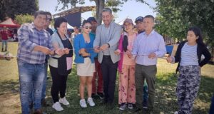 Expo Freire 2025 convocó a un público masivo con gastronomía, emprendimiento y música en vivo en el estadio municipal