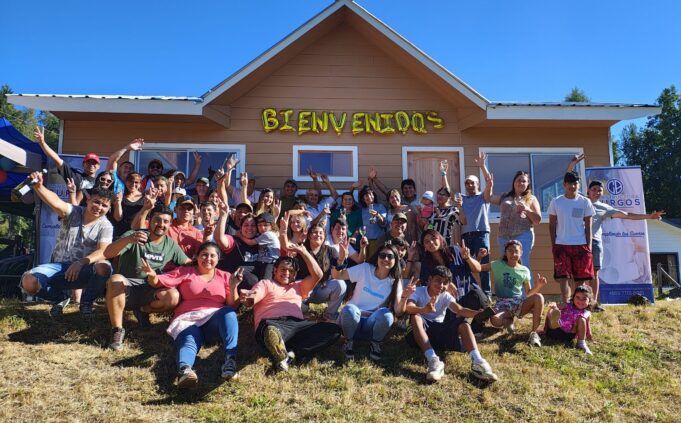 Un regalo de amor y gratitud: Empresario de Pitrufquén, Edgardo Burgos, cumple el sueño de su hermana mayor y le regala una casa