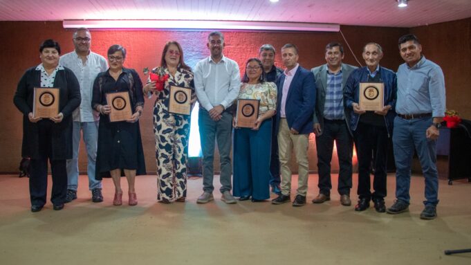 La comuna de Freire homenajeó a asistentes de la educación que pasaron a retiro