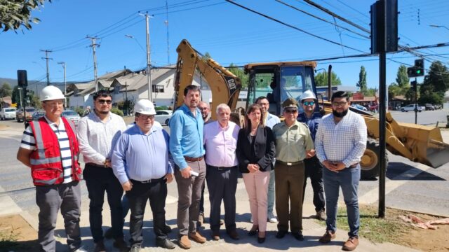 Se Inauguran los Primeros Semáforos en Gorbea
