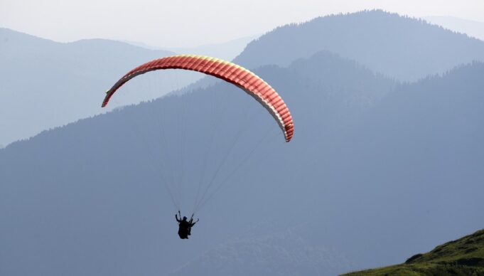 Parapentista en riesgo vital tras caer al vacío en Cerro Mariposa en Temuco