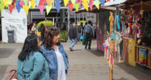 Realizan campaña solidaria en beneficio de artesanas que perdieron sus locales en incendio de Villarrica