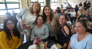 Con jornada de reflexión y música en vivo, mujeres de Comuy en Pitrufquén conmemoraron su día en el Liceo La Frontera
