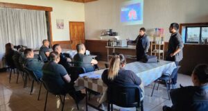 Cecosf capacitó sobre tuberculosis a funcionarios de gendarmería del centro penitenciario de Pitrufquén