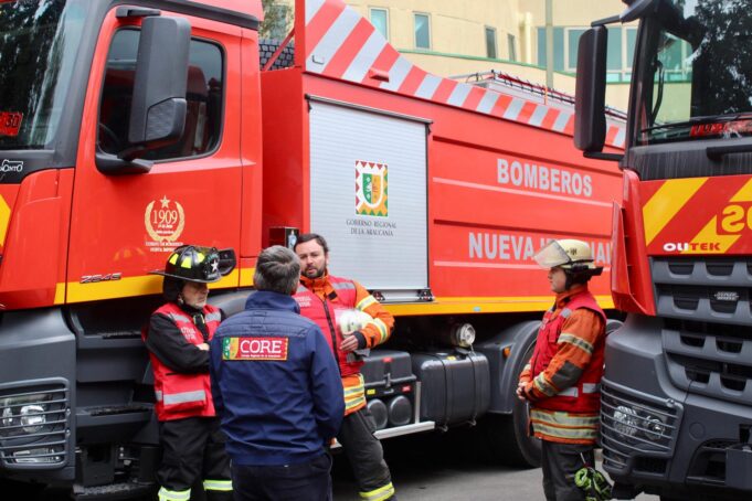 Core Hernández solicita al gobernador Saffirio acelerar la compra de trajes normados para bomberos de La Araucanía