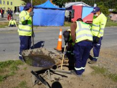En Pitrufquén advierten a la ciudadanía no botar basuras o líquidos orgánicos a los sumideros de aguas lluvia