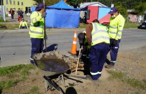 En Pitrufquén advierten a la ciudadanía no botar basuras o líquidos orgánicos a los sumideros de aguas lluvia