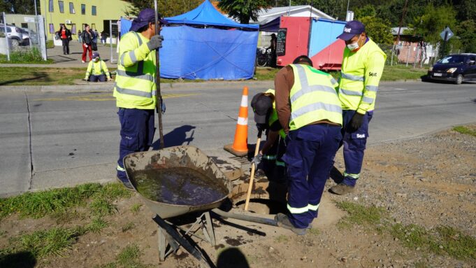 En Pitrufquén advierten a la ciudadanía no botar basuras o líquidos orgánicos a los sumideros de aguas lluvia