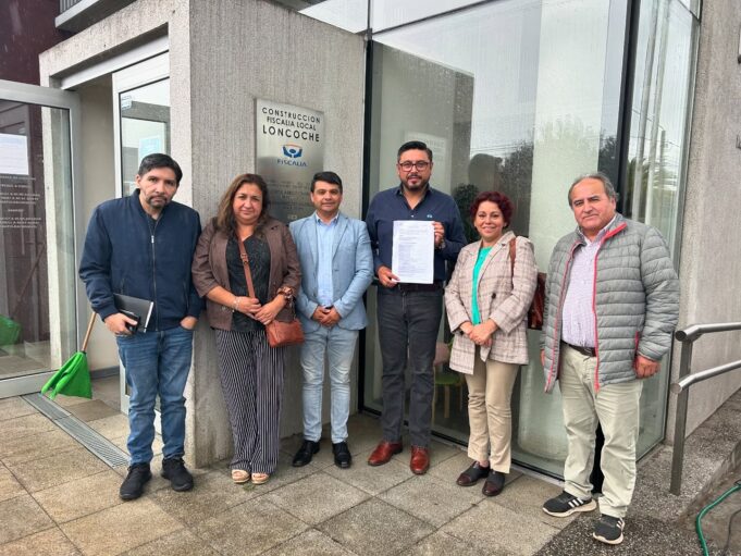 Alcalde y concejales de Loncoche presentan al Ministerio Público antecedentes por probables hechos delictuales en departamento de educación