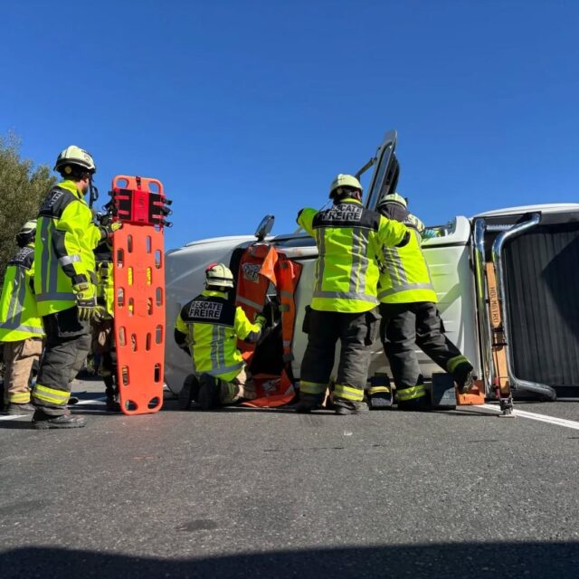 Freire: accidente en la Ruta 5 sur, a la altura del Peaje Quepe, deja dos lesionados y genera congestión vehicular