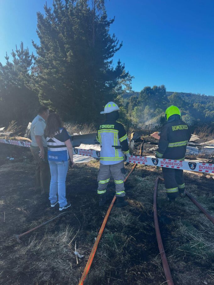 Adulto mayor fallece en incendio que destruyó su vivienda en sector rural de Teodoro Schmidt