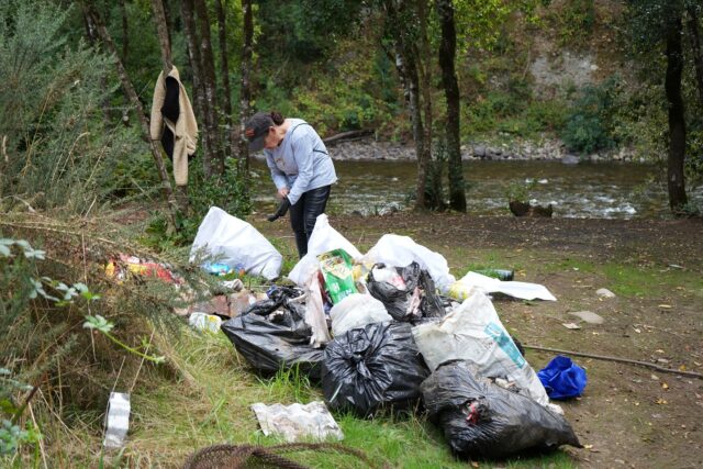 Ríos Toltén y Allipén más limpios: más de 200 voluntarios sacaron alrededor de diez toneladas de basura en la IV versión de la travesía comunitaria