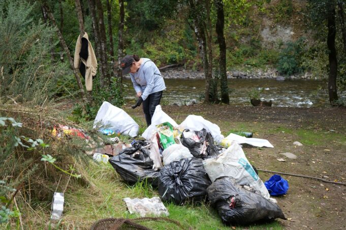 Ríos Toltén y Allipén más limpios: más de 200 voluntarios sacaron alrededor de diez toneladas de basura en la IV versión de la travesía comunitaria