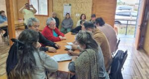 Municipio de Pitrufquén apoya reclamo de 30 familias de Mahuidanche contra empresa eléctrica