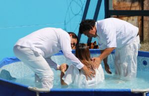 29 internas de unidad penal de Temuco se bautizaron en emotiva ceremonia evangélica