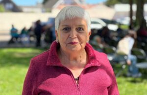 Julia Reyes, conocida dirigente social de Pitrufquén, cumple su sueño de estudiar Servicio Social a los 73 años