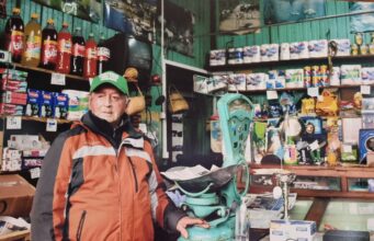 Tras más de 60 años atendiendo su negocio en la calle principal de Pitrufquén: fallece Héctor «Tito» San Martín, querido comerciante y vecino de la comuna