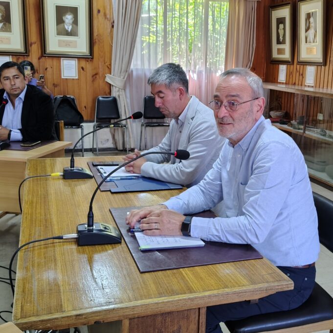 Gobernador regional presentó prioridades territoriales en concejo municipal de Freire