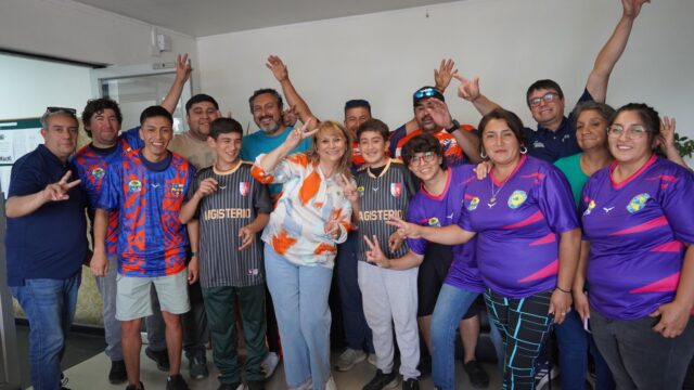 Clubes deportivos urbanos y rurales de Pitrufquén reciben implementación deportiva