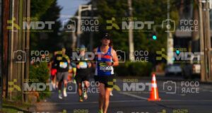 Deportista pitrufquenina, Carolina Torres Aguilar, destaca en el Maratón de Temuco logrando su mejor marca personal