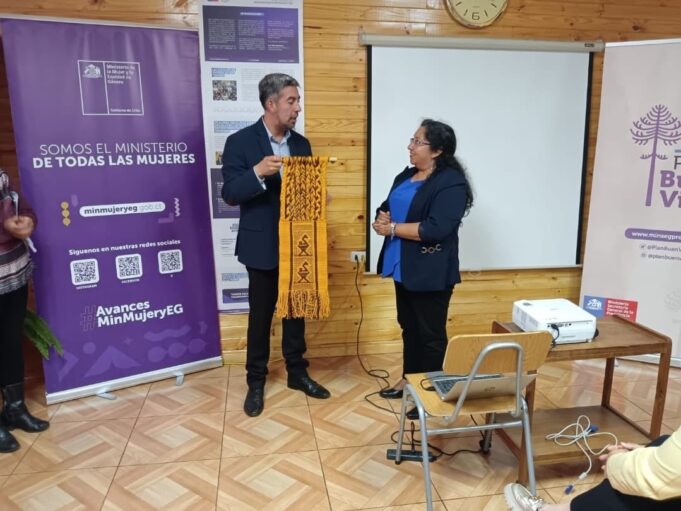 Subsecretaria de la Mujer y Equidad de Género se reunió con vecinas de Freire