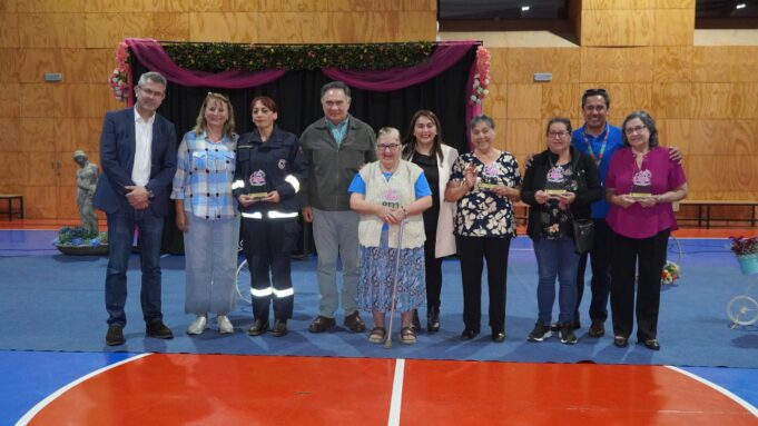 Pitrufquén homenajeó a las mujeres en su mes: actividad central se realizó en el Gimnasio del Liceo Bicentenario Ciencias y Humanidades