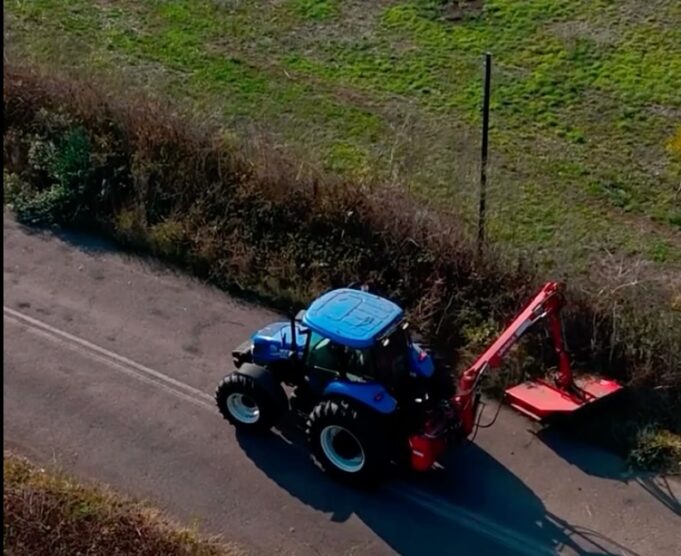 Municipio de Freire desarrolla faenas de mantención de caminos en el sector de Mahuidache