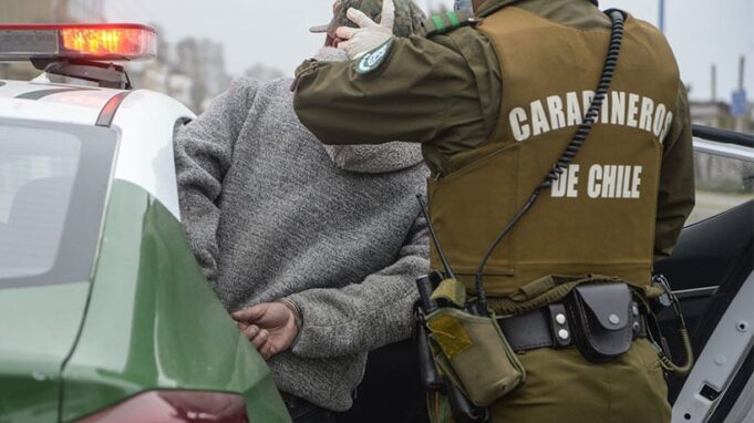 Tres personas fueron detenidas por agredir a Carabineros en procedimiento por violencia intrafamiliar en Pitrufquén